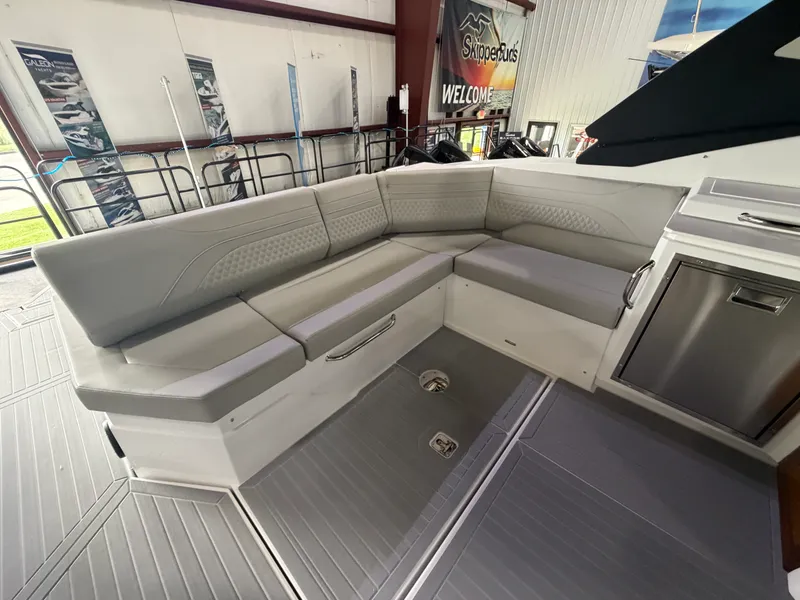 Slide: The Image of Cruisers 38 GLS 2027 - 10