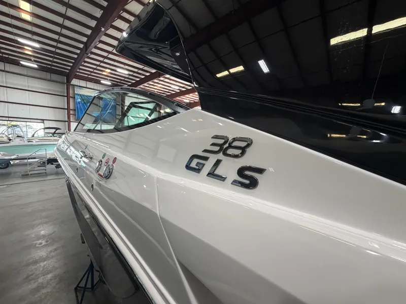 Slide: The Image of Cruisers 38 GLS 2027 - 5