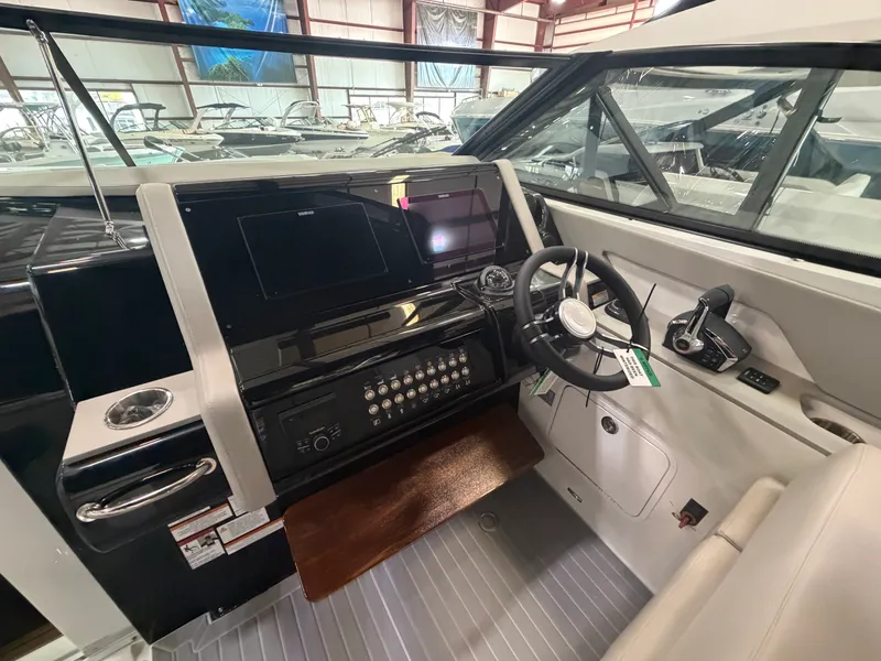 Slide: The Image of Cruisers 38 GLS 2027 - 33