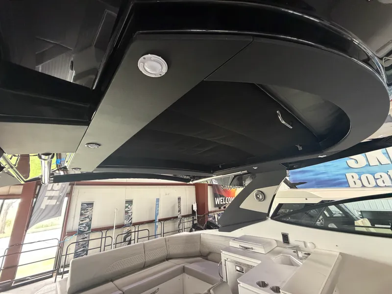 Slide: The Image of Cruisers 38 GLS 2027 - 15