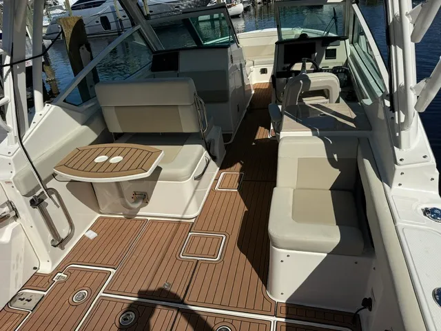 Slide: The Image of Boston Whaler 280 VANTAGE 2021 - 11