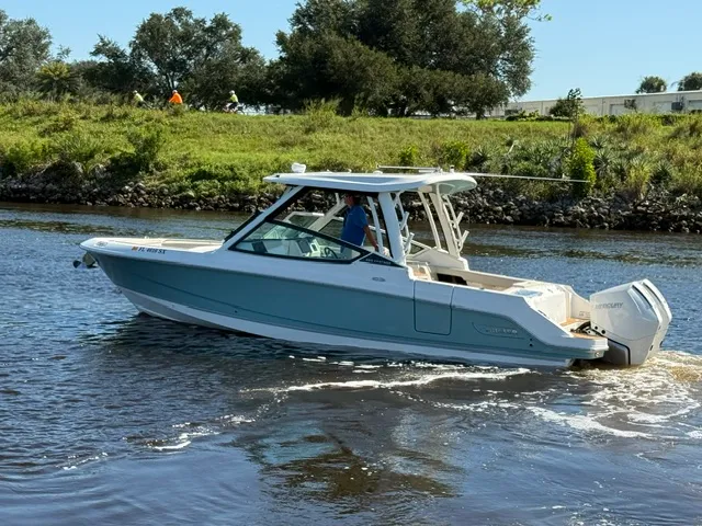 Slide: The Image of Boston Whaler 280 VANTAGE 2021 - 2