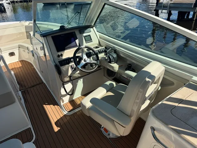 Slide: The Image of Boston Whaler 280 VANTAGE 2021 - 9