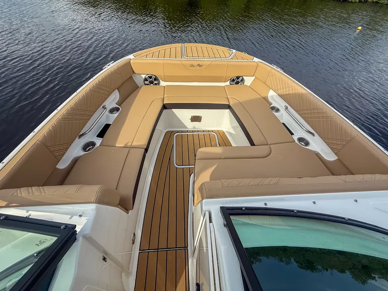 Slide: The Image of Sea Ray SDX 270 Outboard 2027 - 16