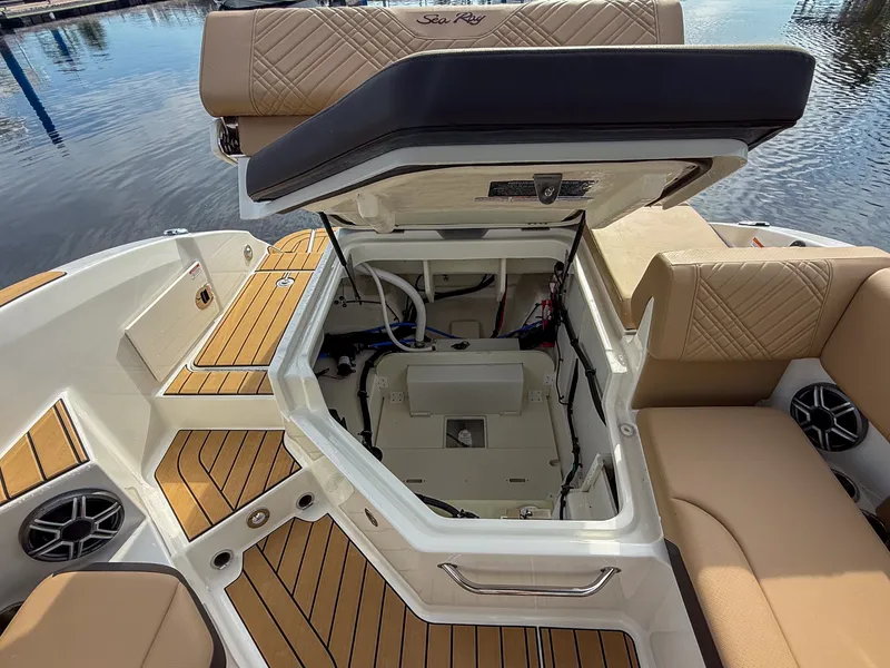 Slide: The Image of Sea Ray SDX 270 Outboard 2027 - 21
