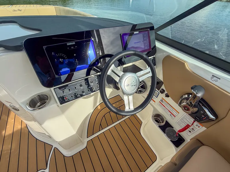 Slide: The Image of Sea Ray SDX 270 Outboard 2027 - 13