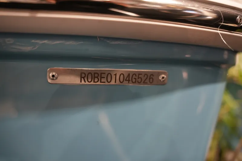 Slide: The Image of Robalo R207 2026 - 2