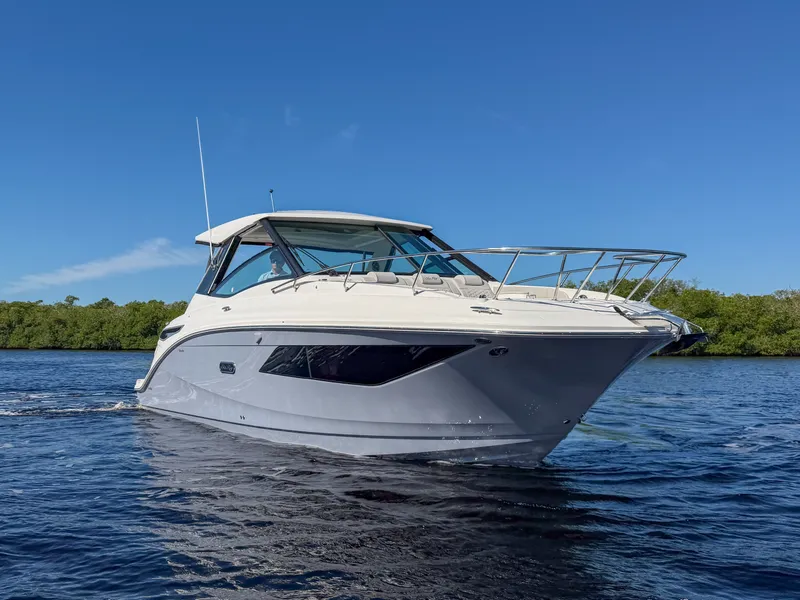 Slide: The Image of Sea Ray Sundancer 320 Outboard 2027 - 28