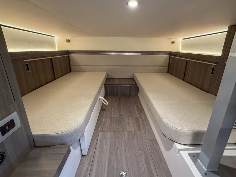 Slide: The Image of Sea Ray Sundancer 320 Outboard 2027 - 26
