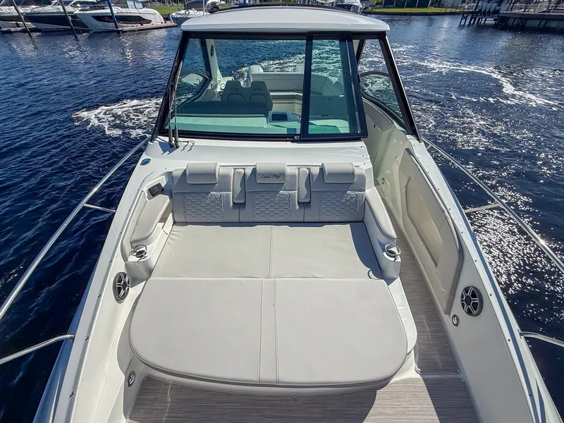 Slide: The Image of Sea Ray Sundancer 320 Outboard 2027 - 12