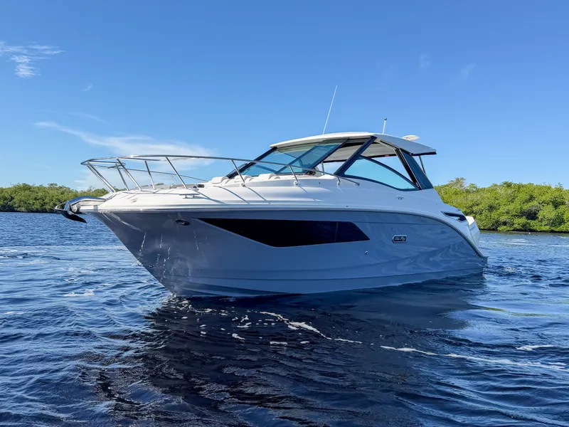 Slide: The Image of Sea Ray Sundancer 320 Outboard 2027 - 3