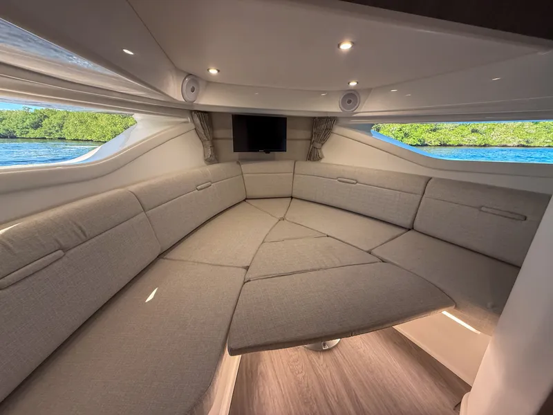 Slide: The Image of Sea Ray Sundancer 320 Outboard 2027 - 21