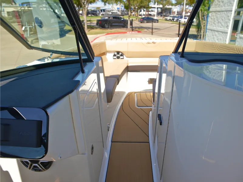 Slide: The Image of Sea Ray SDX 270 Surf 2027 - 40