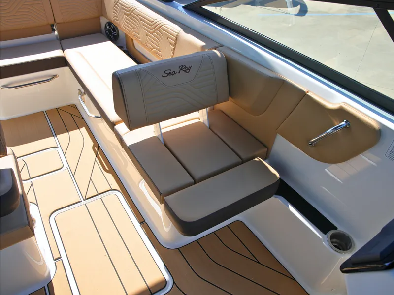Slide: The Image of Sea Ray SDX 270 Surf 2027 - 21