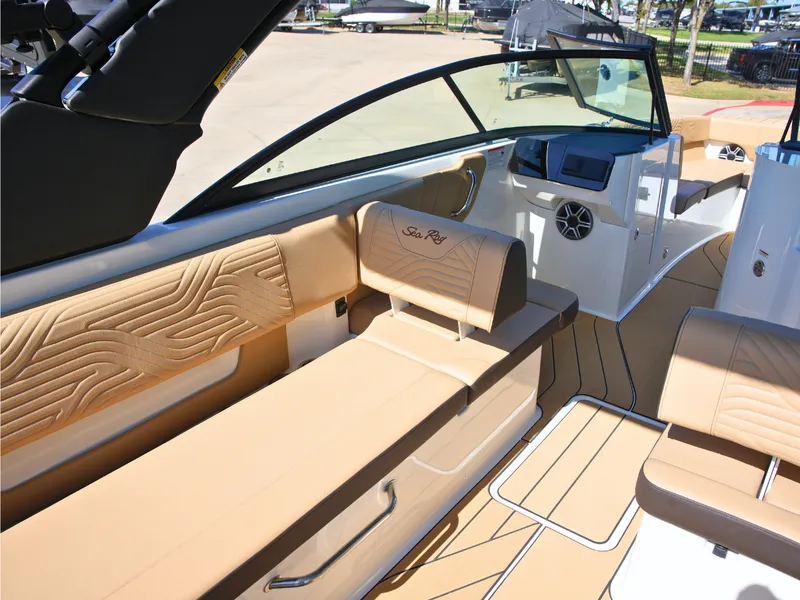 Slide: The Image of Sea Ray SDX 270 Surf 2027 - 16
