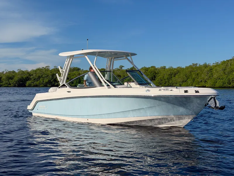 The Image of Boston Whaler 240 Vantage 2027 - 0