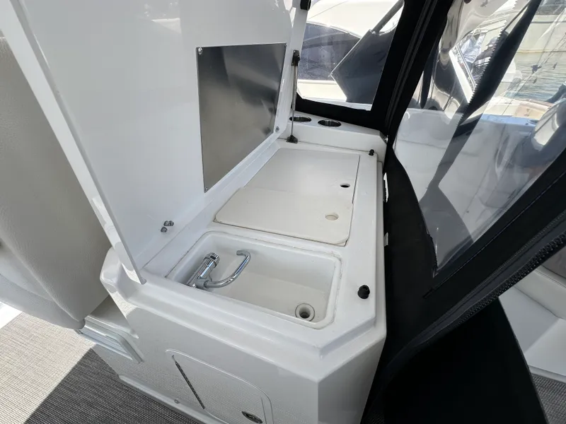 Slide: The Image of Cruisers 390 EXPRESS COUPE 2018 - 19
