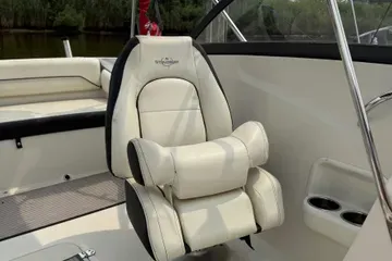 Slide: The Image of Stingray Boat Company 192SC 2020 - 12
