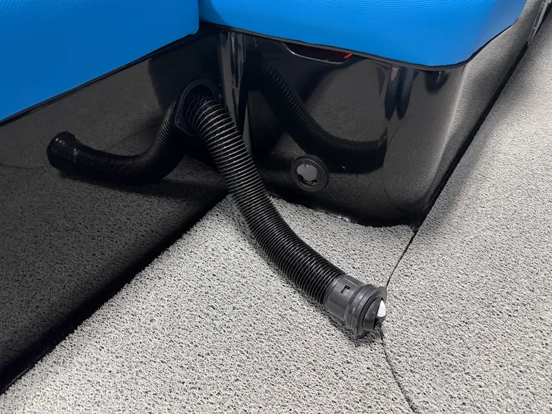 Slide: The Image of Mastercraft XT23 2018 - 13