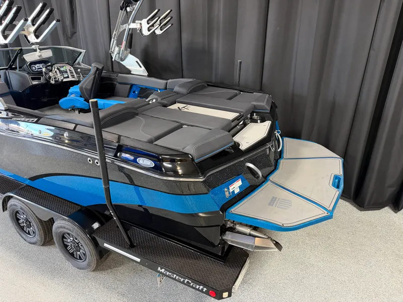 The Image of Mastercraft XT23 2018 - 0