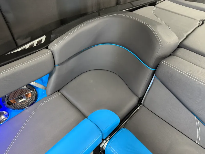 Slide: The Image of Mastercraft XT23 2018 - 8