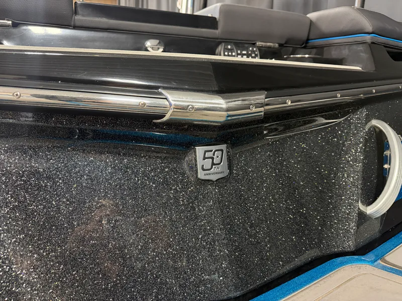 Slide: The Image of Mastercraft XT23 2018 - 2