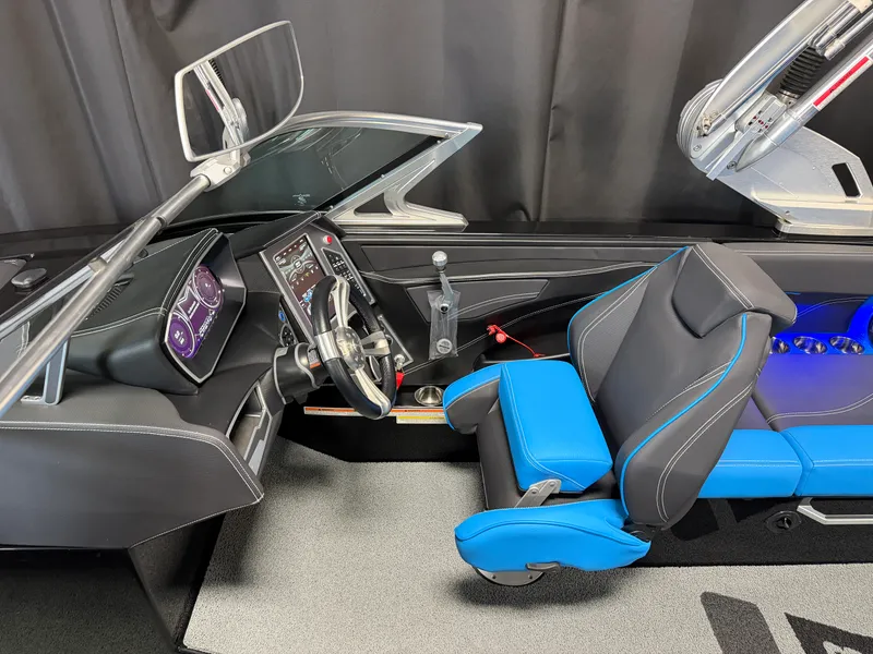Slide: The Image of Mastercraft XT23 2018 - 16