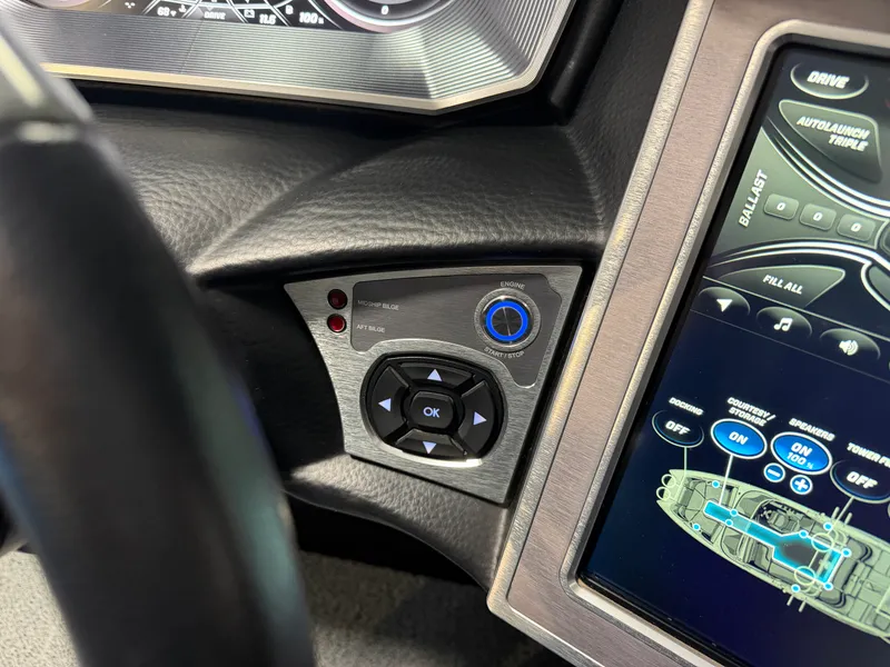 Slide: The Image of Mastercraft XT23 2018 - 18