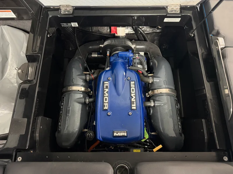 Slide: The Image of Mastercraft XT23 2018 - 5