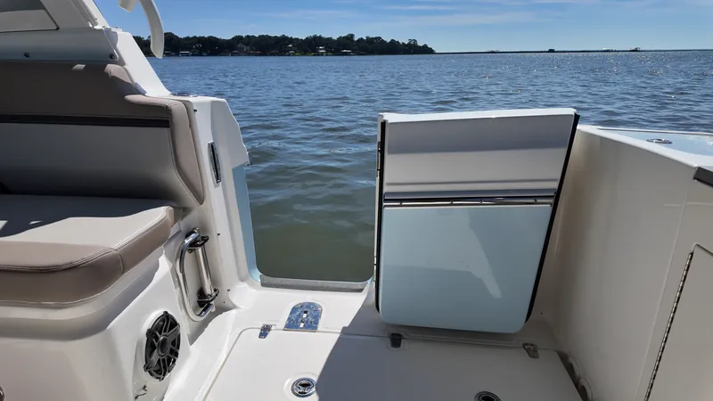 Slide: The Image of Boston Whaler 330 Vantage 2027 - 14