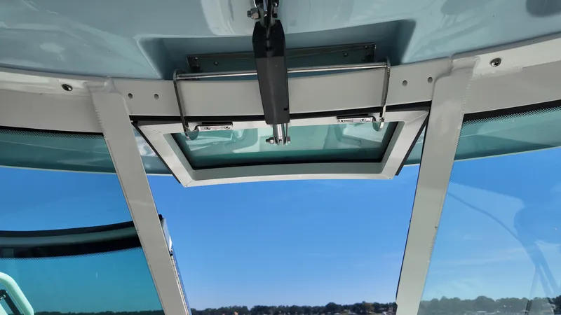 Slide: The Image of Boston Whaler 330 Vantage 2027 - 26