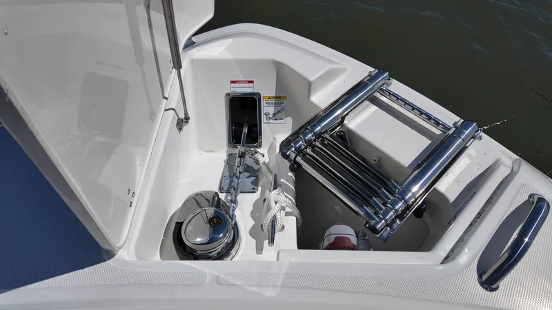 Slide: The Image of Boston Whaler 330 Vantage 2027 - 30