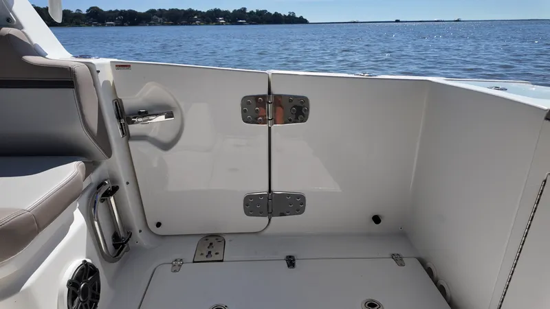 Slide: The Image of Boston Whaler 330 Vantage 2027 - 13