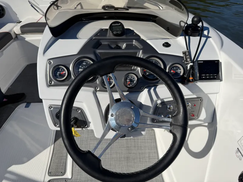 Slide: The Image of Tracker TAHOE 1950 2023 - 15