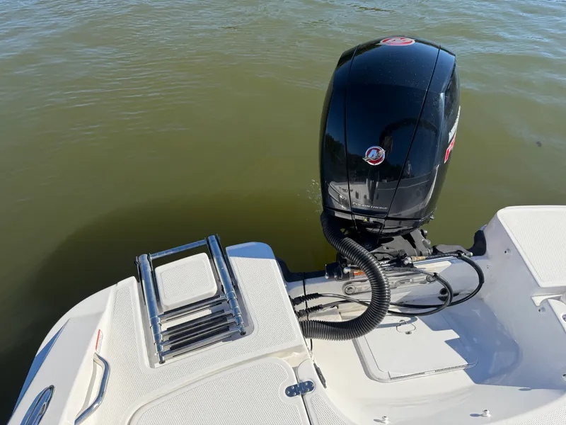 Slide: The Image of Tracker TAHOE 1950 2023 - 20