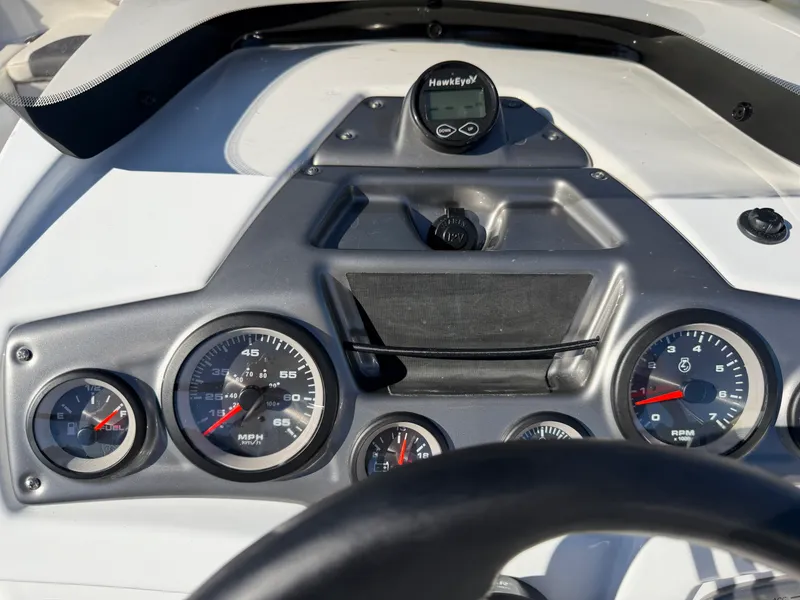 Slide: The Image of Tracker TAHOE 1950 2023 - 16