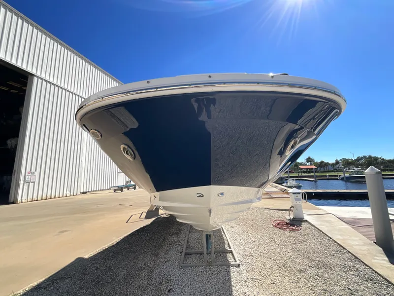 Slide: The Image of Sea Ray 250 SDX OB 2021 - 16