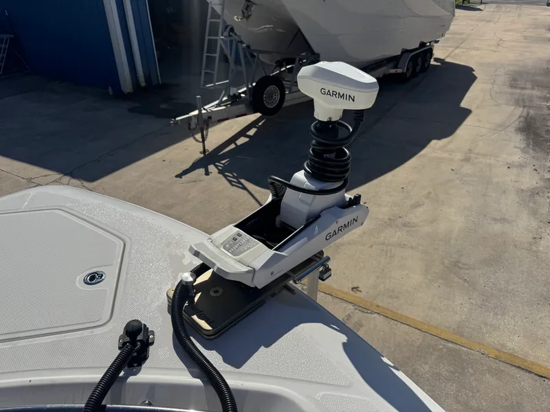 Slide: The Image of Boston Whaler 33 OR 2017 - 21