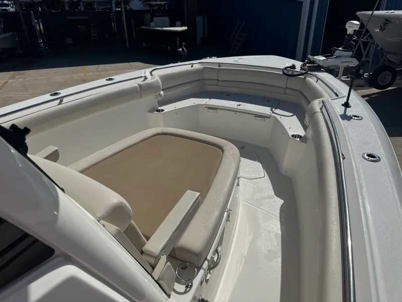 Slide: The Image of Boston Whaler 33 OR 2017 - 17