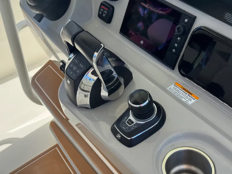 Slide: The Image of Boston Whaler 33 OR 2017 - 16