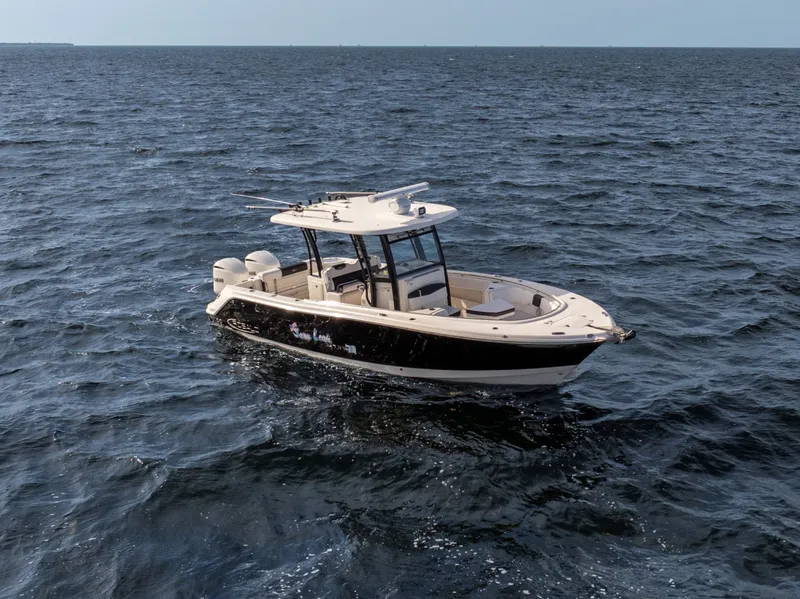 Slide: The Image of Robalo R302 2019 - 6