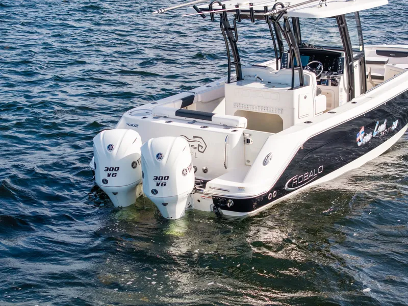 Slide: The Image of Robalo R302 2019 - 7