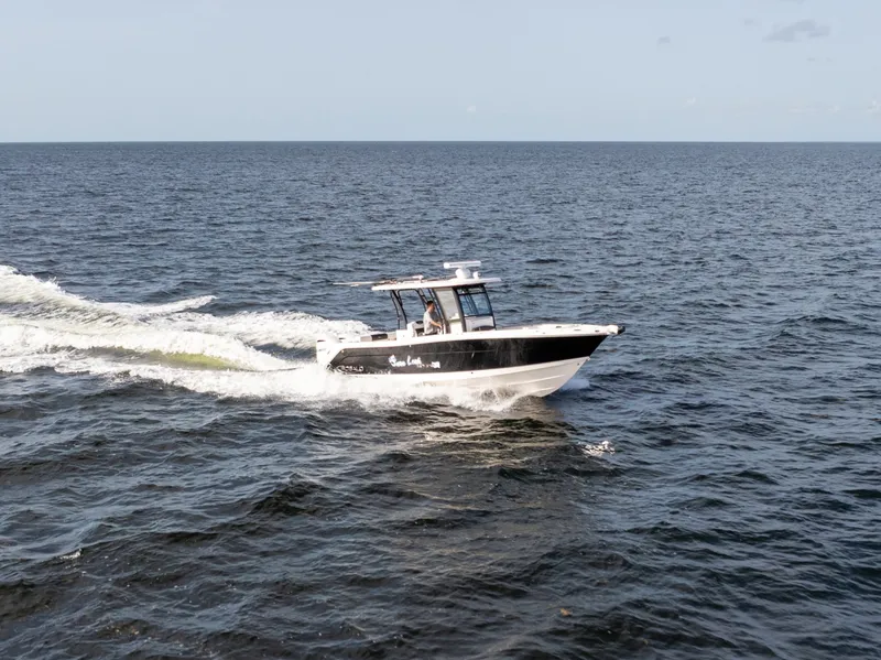 Slide: The Image of Robalo R302 2019 - 1