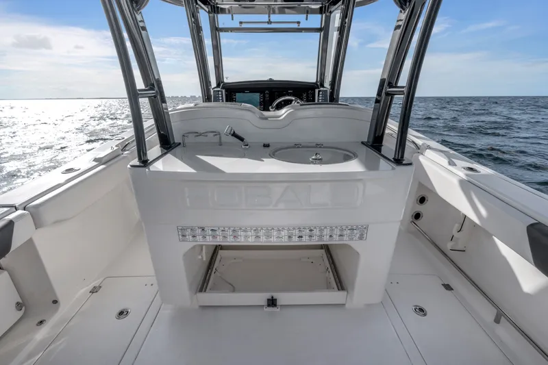 Slide: The Image of Robalo R302 2019 - 14