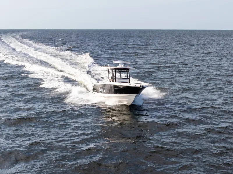 Slide: The Image of Robalo R302 2019 - 2