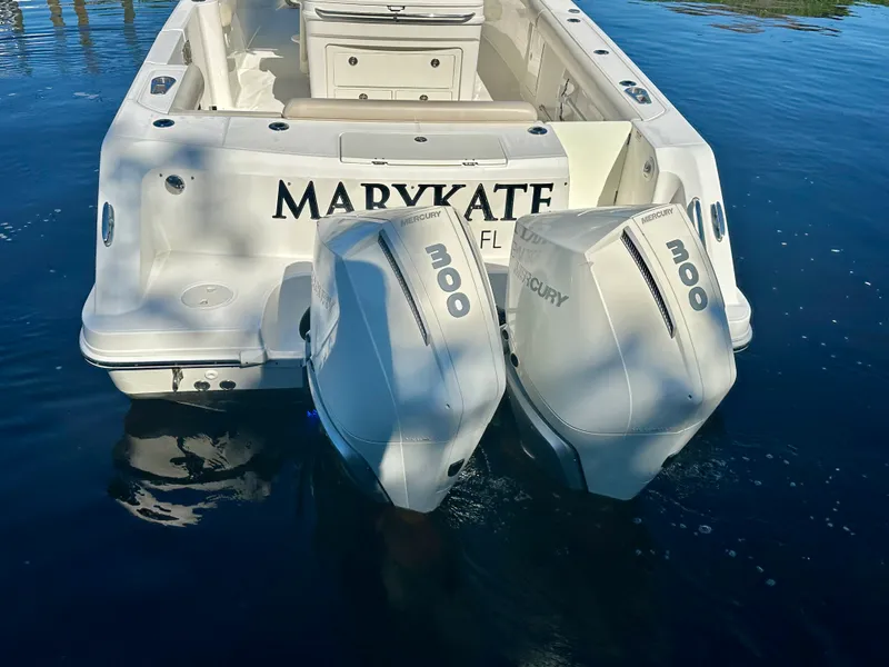 Slide: The Image of Boston Whaler 330 OUTRAGE 2021 - 50