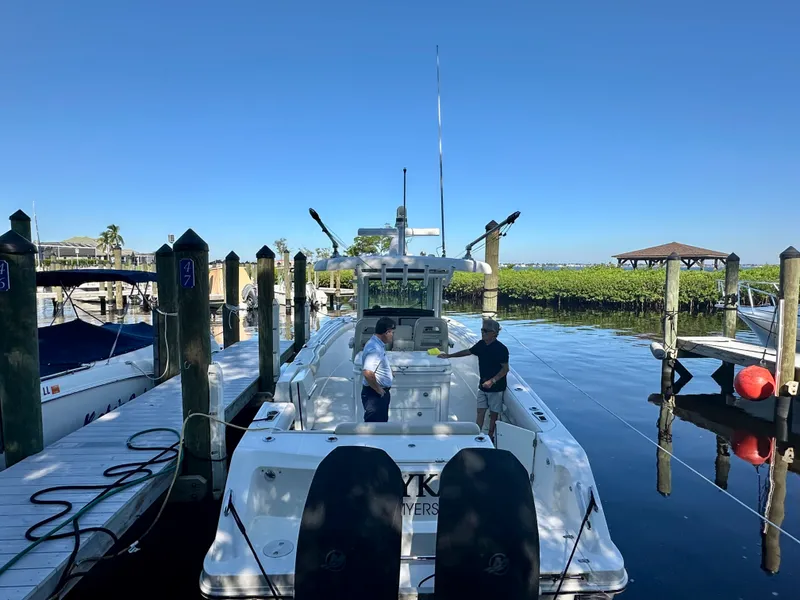 Slide: The Image of Boston Whaler 330 OUTRAGE 2021 - 47