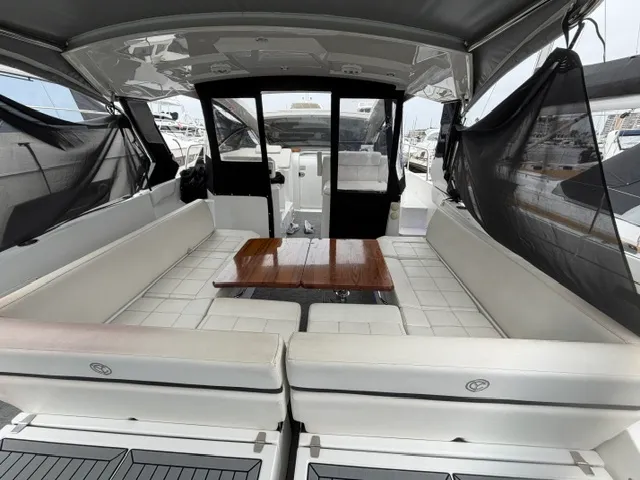 Slide: The Image of Cruisers 39 EXPRESS COUPE 2018 - 25