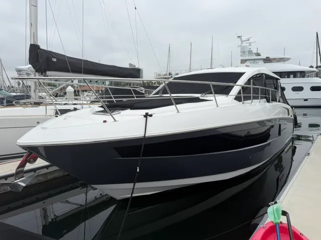 The Image of Cruisers 39 EXPRESS COUPE 2018 - 0