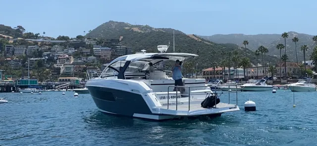 Slide: The Image of Cruisers 39 EXPRESS COUPE 2018 - 42